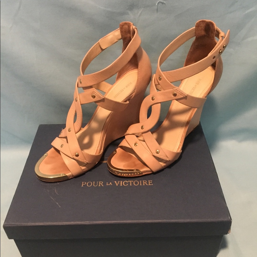 Pour La Victoire Valen Strappy Wedge Sandal